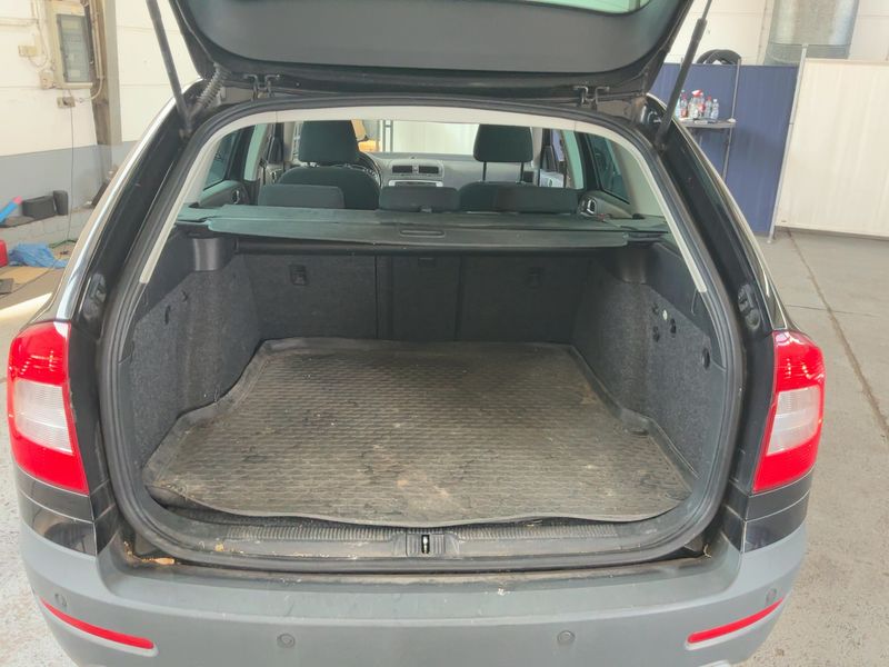 Skoda Octavia 2.0 TDI Scout 4x4 2011 – снимка 15
