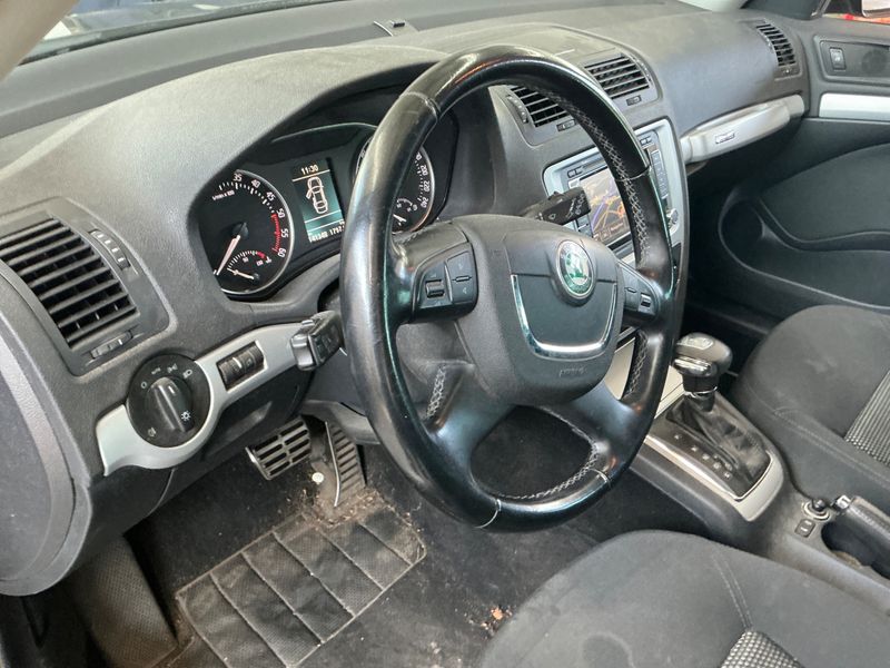 Skoda Octavia 2.0 TDI Scout 4x4 2011 – снимка 24