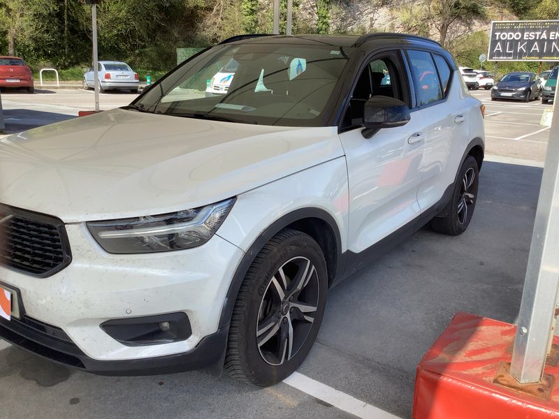 Volvo XC40 2.0 D3 R-Design 2WD 2020 – снимка 2