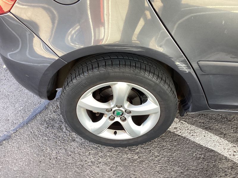 Skoda Fabia 1.6 TDI Family 2011 – снимка 9