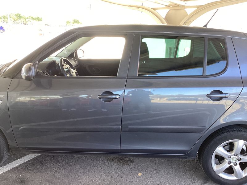 Skoda Fabia 1.6 TDI Family 2011 – снимка 4