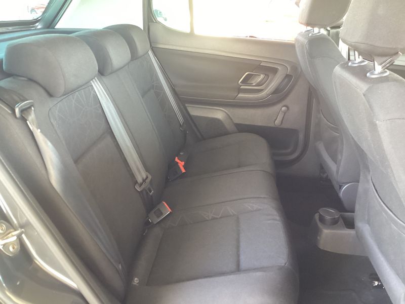 Skoda Fabia 1.6 TDI Family 2011 – снимка 19