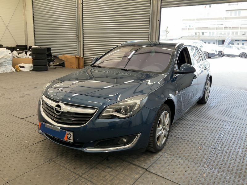 Opel Insignia Sports Tourer 1.6 CDTI DPF Business Innovation 2017 – снимка 1