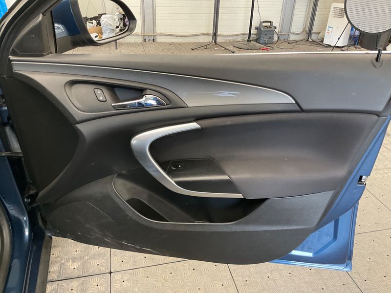 Opel Insignia Sports Tourer 1.6 CDTI DPF Business Innovation 2017 – снимка 35