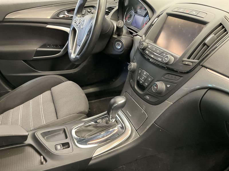 Opel Insignia Sports Tourer 1.6 CDTI DPF Business Innovation 2017 – снимка 33