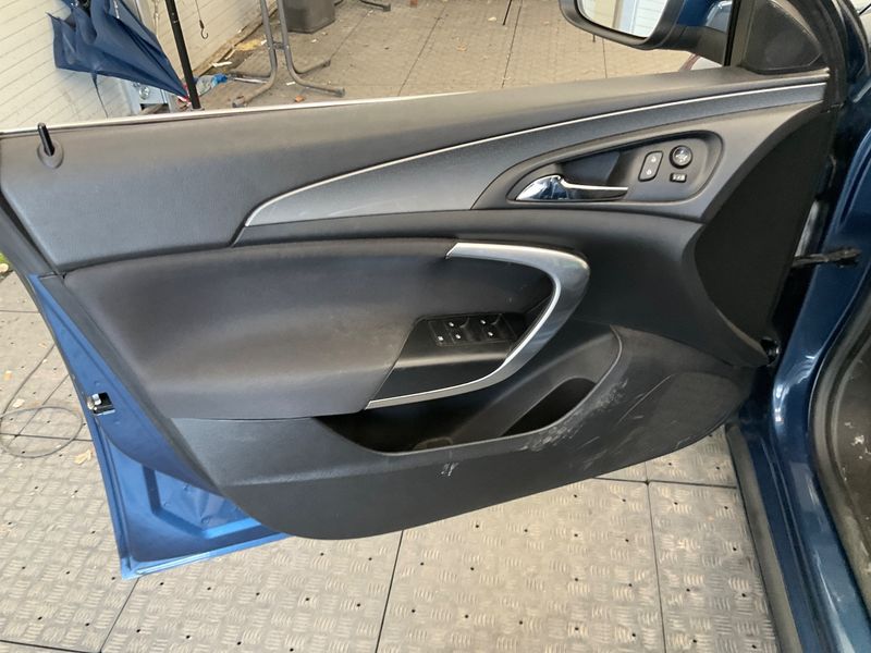 Opel Insignia Sports Tourer 1.6 CDTI DPF Business Innovation 2017 – снимка 36