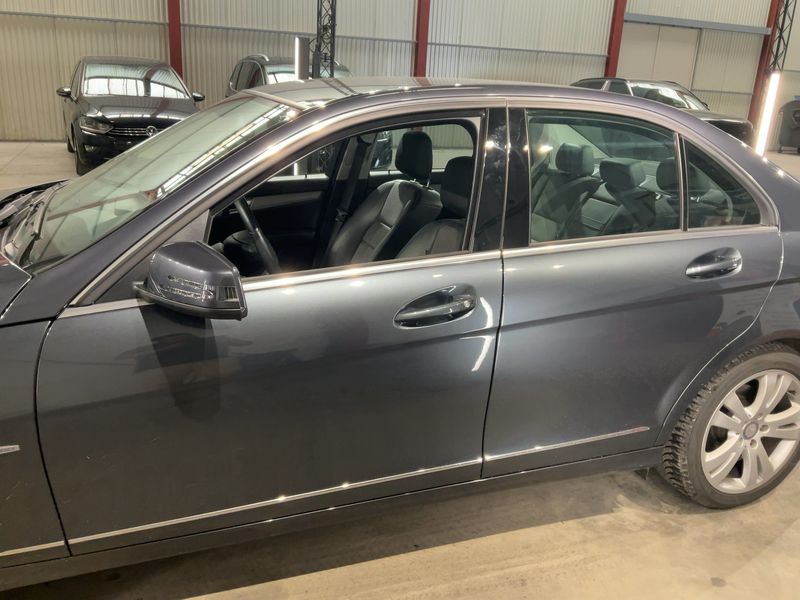 Mercedes-Benz C-Klasse C 180 Kompressor Avantgarde 2010 – снимка 4