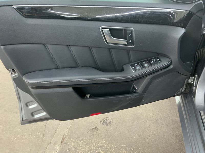 Mercedes-Benz E-Klasse E 300 Hybrid T BlueTEC Avantgarde 2012 – снимка 24