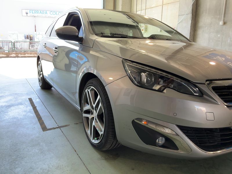 Peugeot 308 1.6 Blue-HDi Allure 2015 – снимка 12