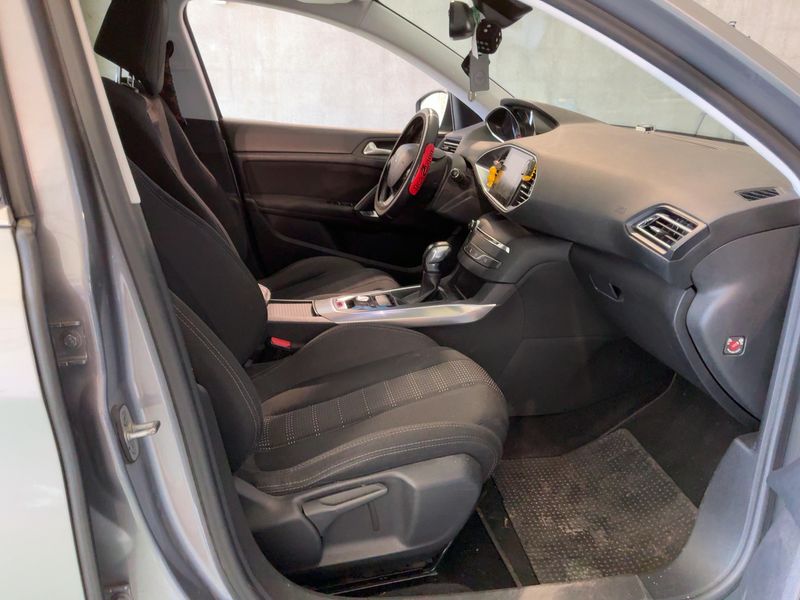 Peugeot 308 1.6 Blue-HDi Allure 2015 – снимка 16