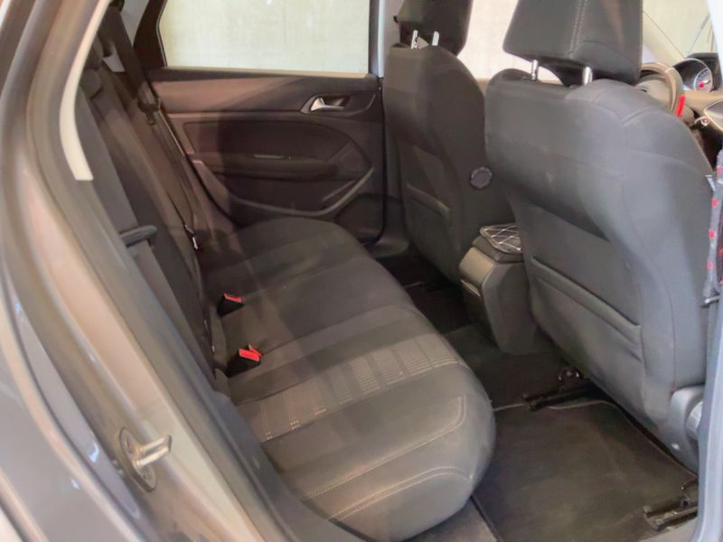 Peugeot 308 1.6 Blue-HDi Allure 2015 – снимка 19