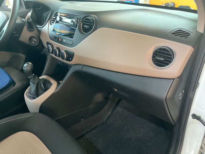 Hyundai i10 1.0 Basis 2017 – снимка 22