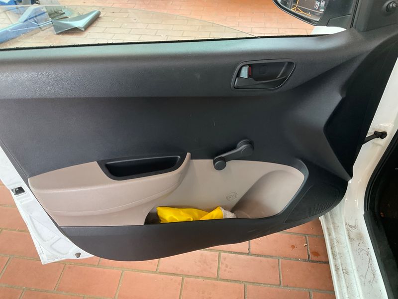 Hyundai i10 1.0 Basis 2017 – снимка 24