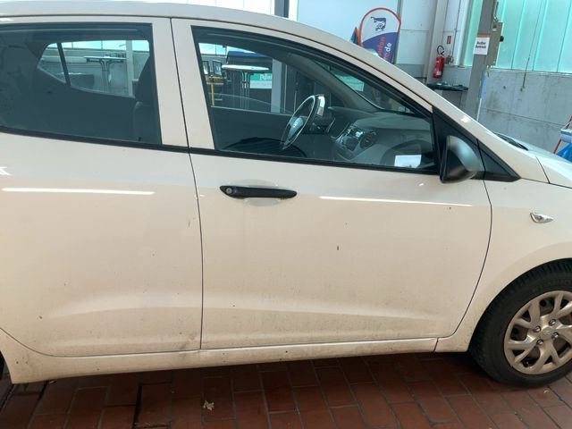 Hyundai i10 1.0 Basis 2017 – снимка 10
