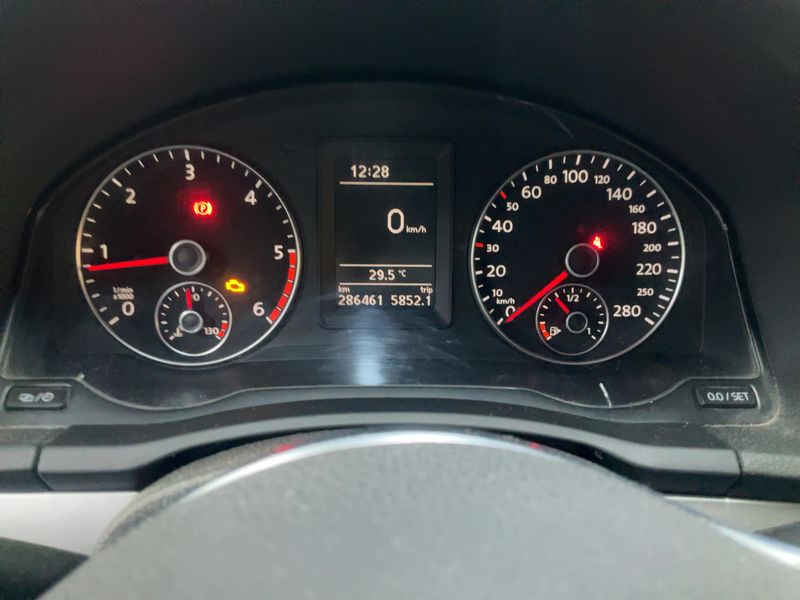 Volkswagen Scirocco 2.0 TDI BlueMotion Tech 2013 – снимка 18
