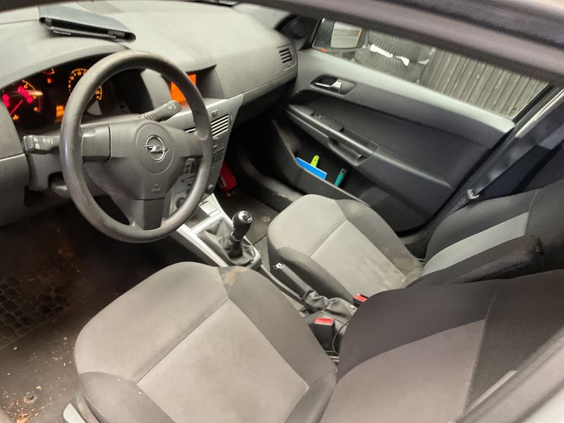 Opel Astra 1.7 CDTI 150 Jahre Opel 2012 – снимка 3