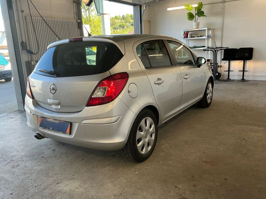 Opel Corsa 1.4 Satellite 2010 – снимка 2