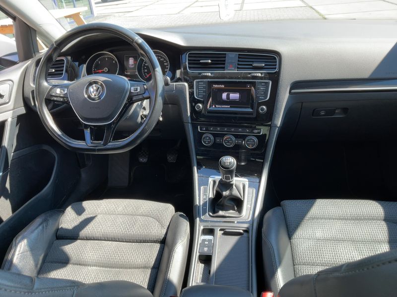 Volkswagen Golf VII 1.6 TDI Highline BlueMotion Tech 2015 – снимка 18