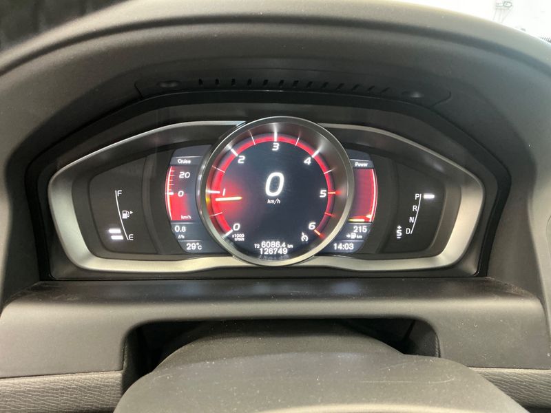 Volvo XC60 2.0 D4 Momentum 2WD 2017 – снимка 19