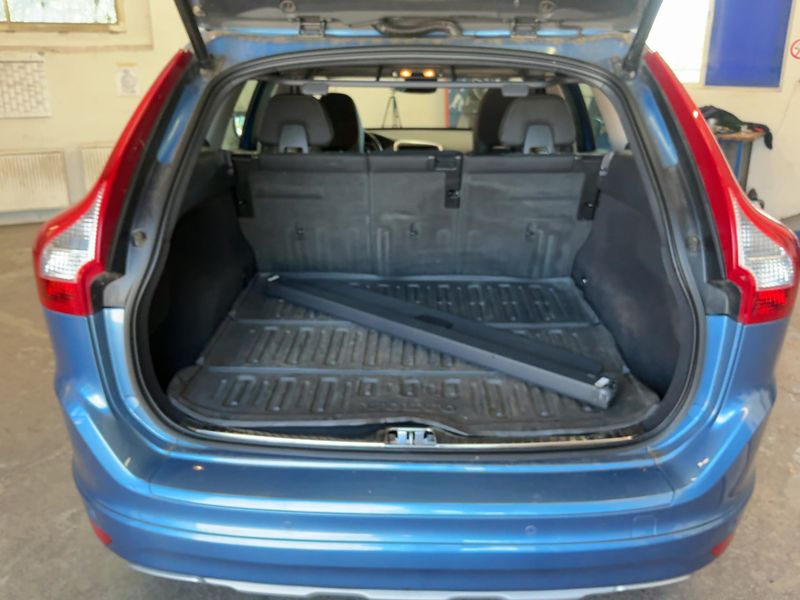 Volvo XC60 2.0 D4 Momentum 2WD 2017 – снимка 16