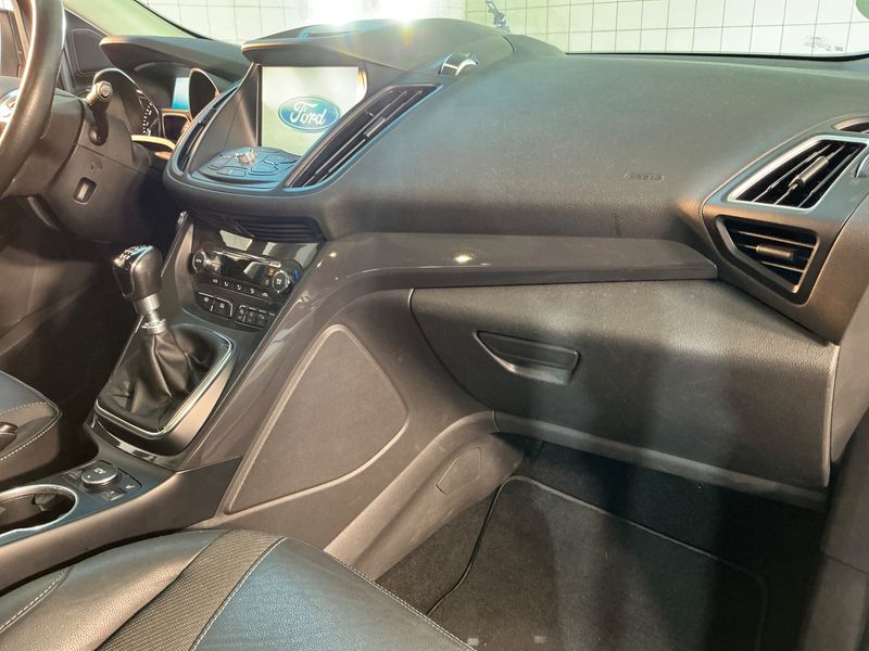 Ford Kuga 1.5 EcoBoost Titanium 2016 – снимка 27