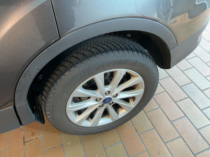 Ford Kuga 1.5 EcoBoost Titanium 2016 – снимка 5