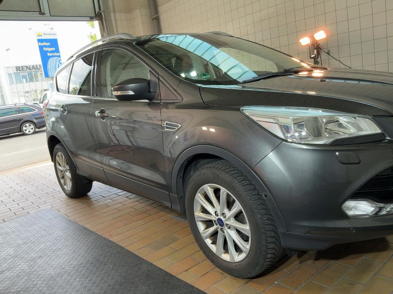 Ford Kuga 1.5 EcoBoost Titanium 2016 – снимка 12