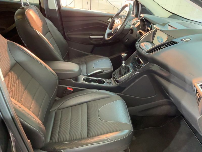 Ford Kuga 1.5 EcoBoost Titanium 2016 – снимка 16