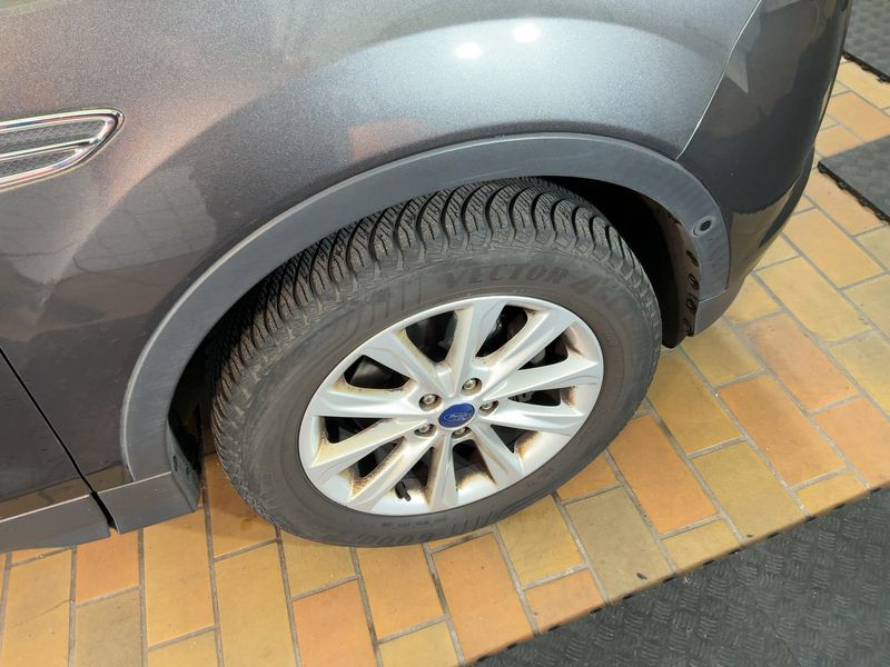 Ford Kuga 1.5 EcoBoost Titanium 2016 – снимка 11