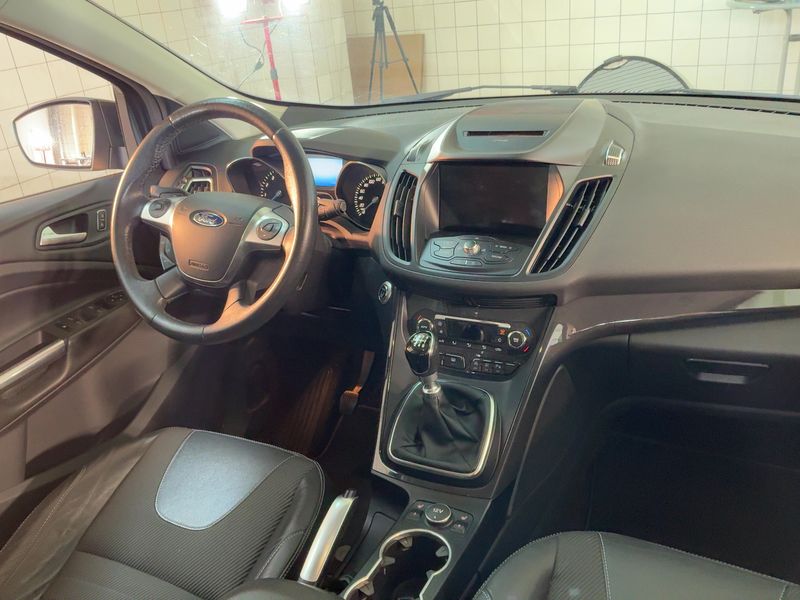 Ford Kuga 1.5 EcoBoost Titanium 2016 – снимка 17