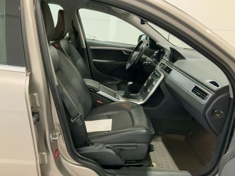 Volvo V70 2.0 D3 Momentum 2015 – снимка 17
