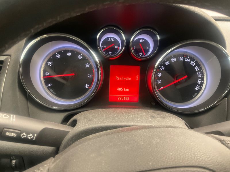 Opel Astra 1.4 Turbo Innovation 2011 – снимка 4