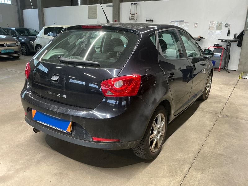 Seat Ibiza 1.6 TDI Stylance / Style 2010 – снимка 2