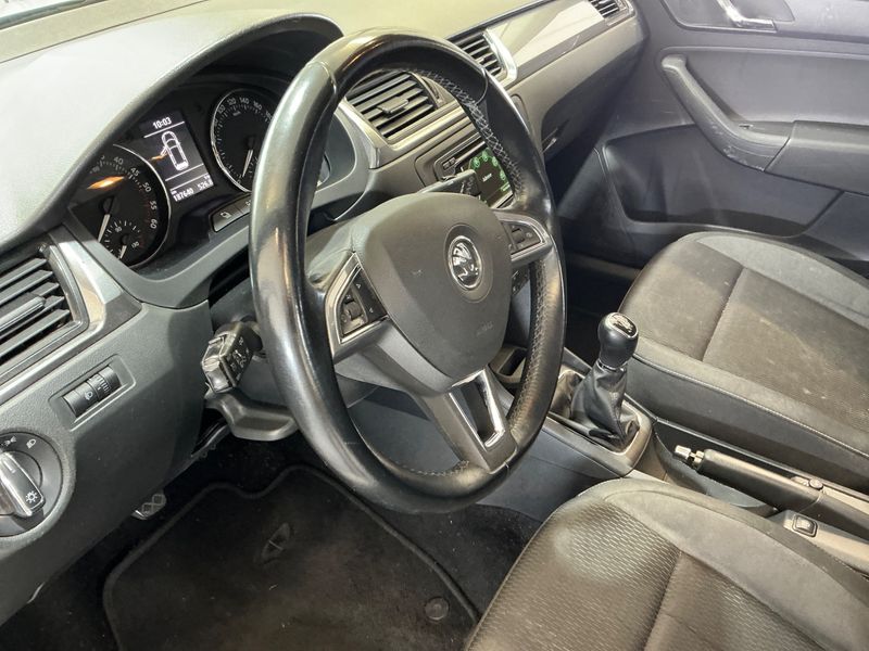 Skoda Rapid Spaceback 1.6 TDI 2015 – снимка 35