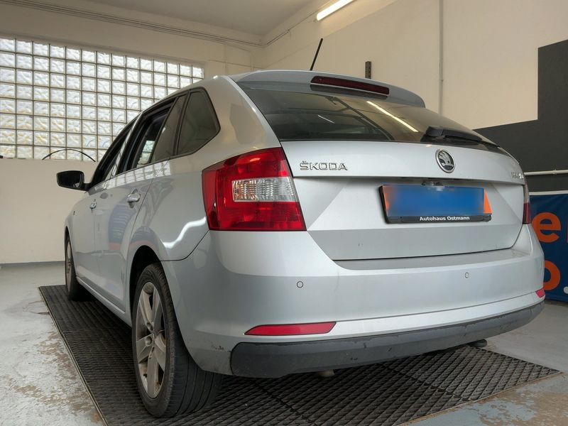 Skoda Rapid Spaceback 1.6 TDI 2015 – снимка 3
