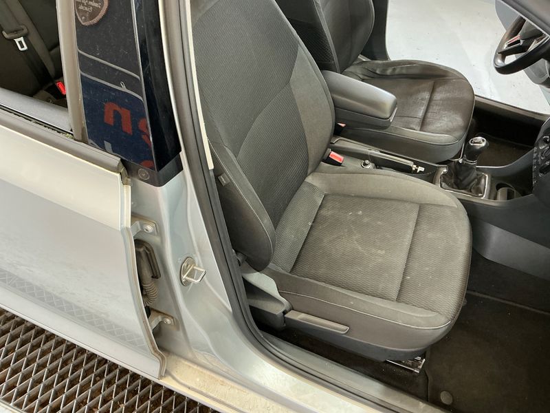 Skoda Rapid Spaceback 1.6 TDI 2015 – снимка 51