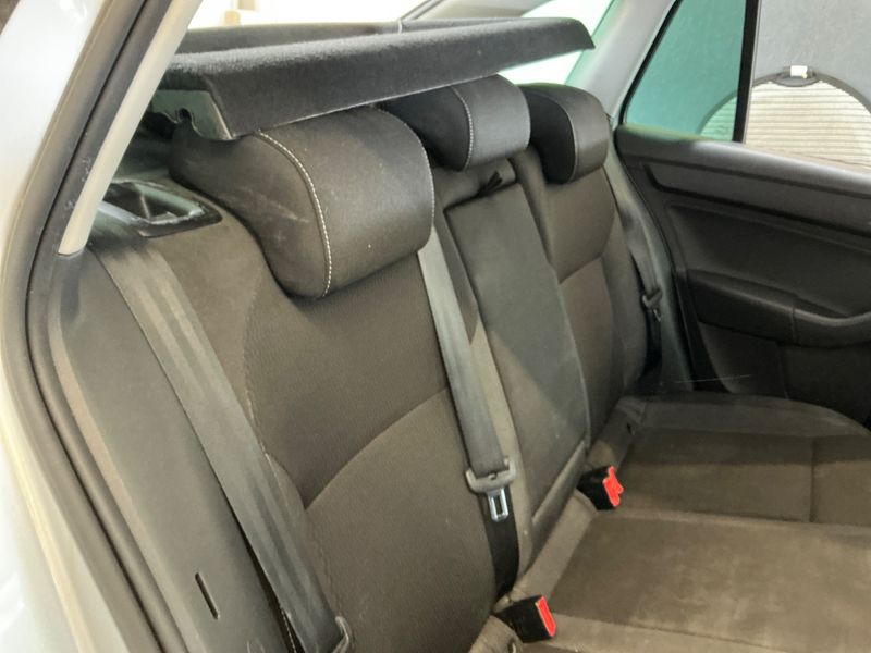 Skoda Rapid Spaceback 1.6 TDI 2015 – снимка 43