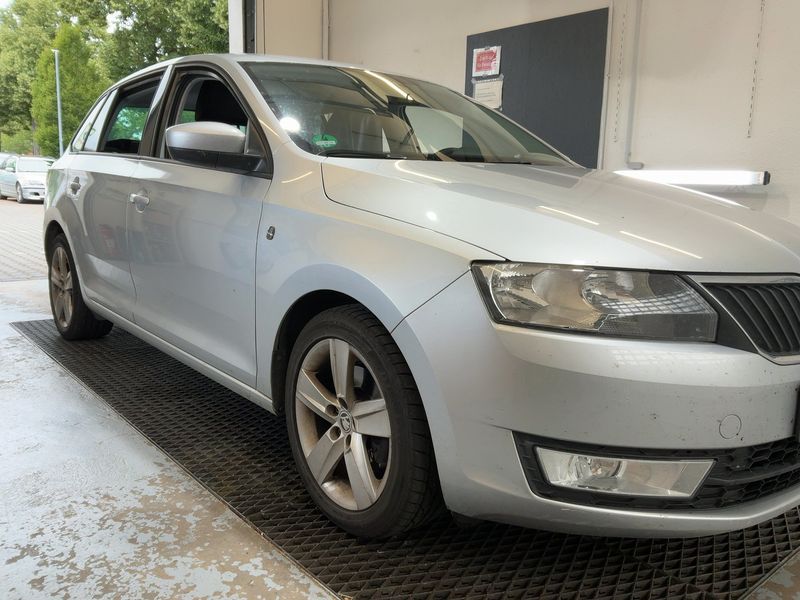 Skoda Rapid Spaceback 1.6 TDI 2015 – снимка 8