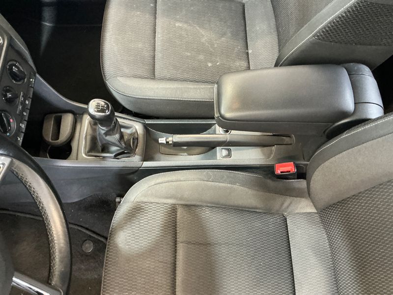 Skoda Rapid Spaceback 1.6 TDI 2015 – снимка 36