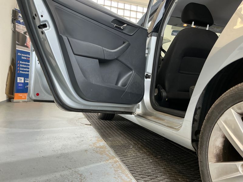 Skoda Rapid Spaceback 1.6 TDI 2015 – снимка 27