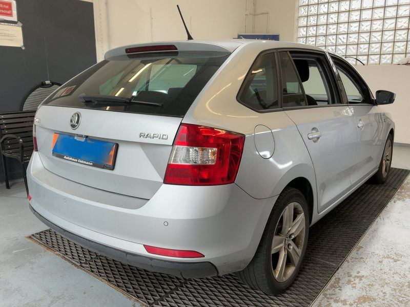 Skoda Rapid Spaceback 1.6 TDI 2015 – снимка 6
