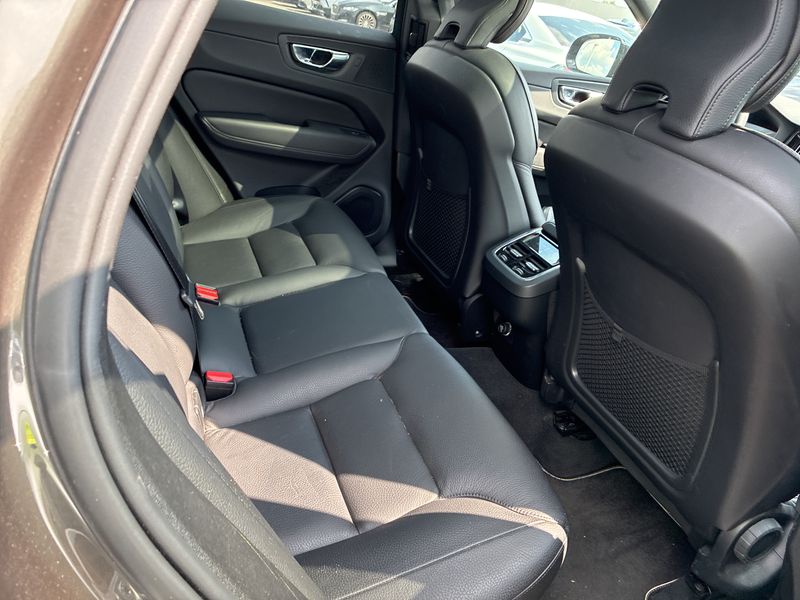 Volvo XC60 2.0 D4 R-Design 2WD 2019 – снимка 14