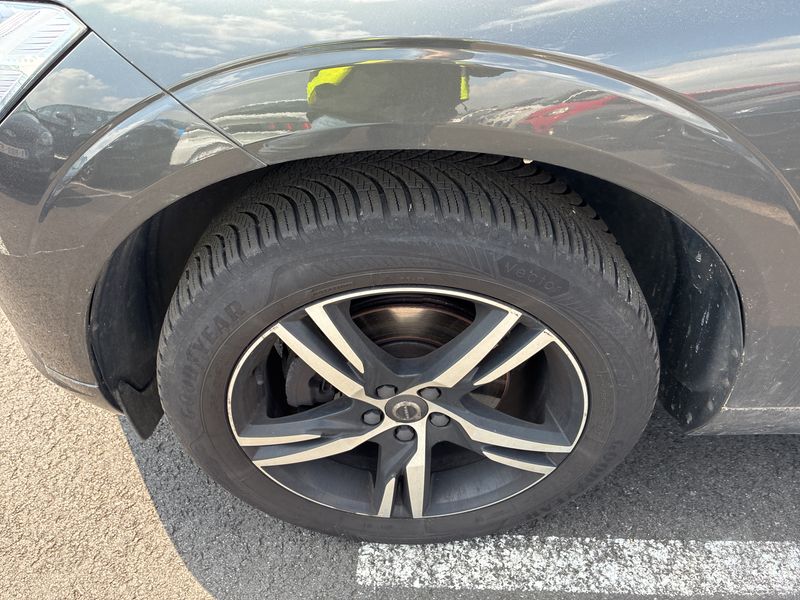 Volvo XC60 2.0 D4 R-Design 2WD 2019 – снимка 21