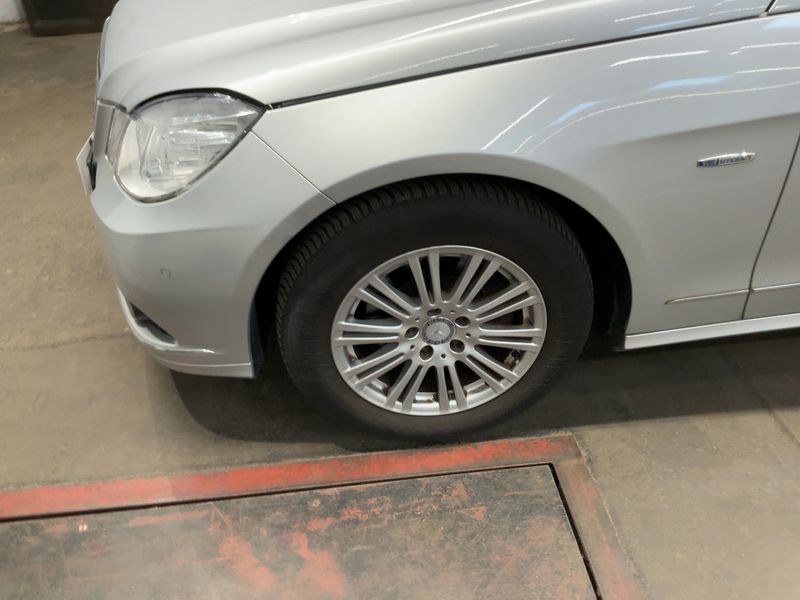 Mercedes-Benz E-Klasse E 200 CGI BlueEfficiency Elegance 2010 – снимка 3