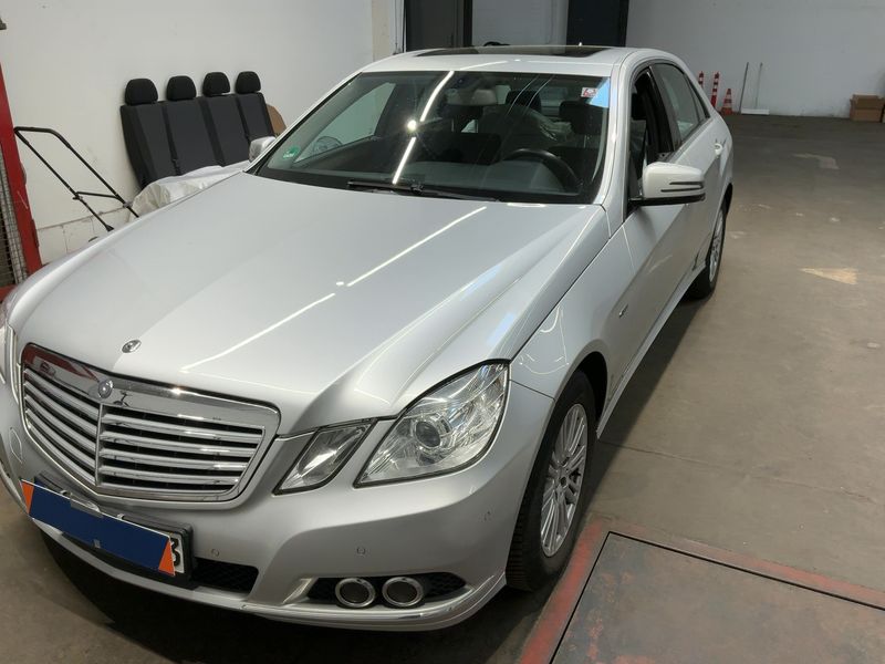 Mercedes-Benz E-Klasse E 200 CGI BlueEfficiency Elegance 2010 – снимка 1