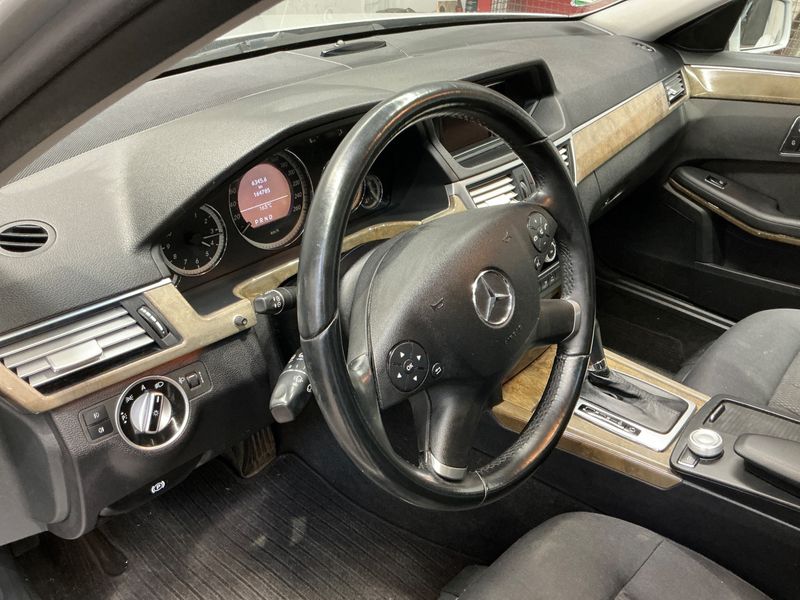 Mercedes-Benz E-Klasse E 200 CGI BlueEfficiency Elegance 2010 – снимка 23
