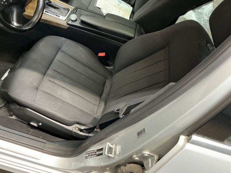 Mercedes-Benz E-Klasse E 200 CGI BlueEfficiency Elegance 2010 – снимка 22
