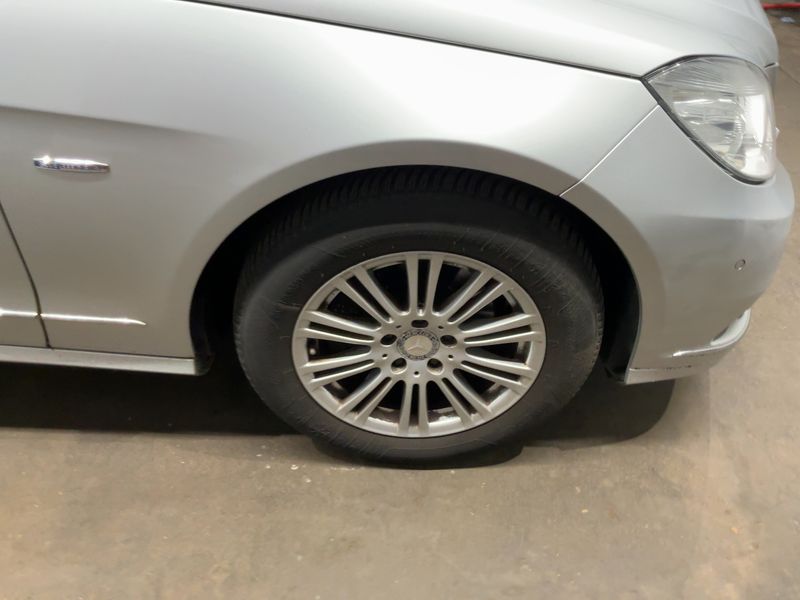 Mercedes-Benz E-Klasse E 200 CGI BlueEfficiency Elegance 2010 – снимка 11