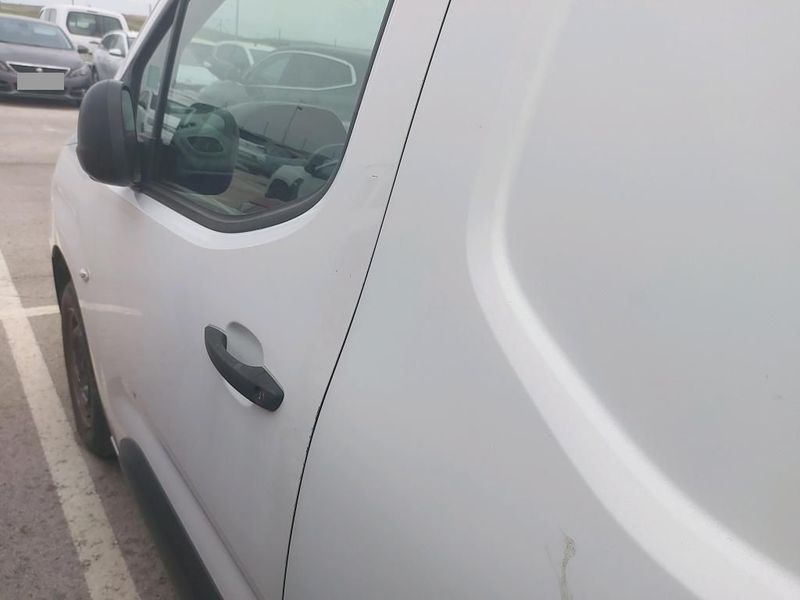 Peugeot Partner 1.2 PureTech Premium L1 2021 – снимка 22