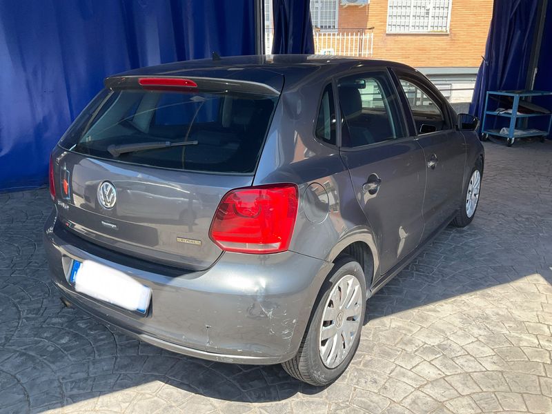 Volkswagen Polo 1.4 BiFuel Comfortline 2010 – снимка 2